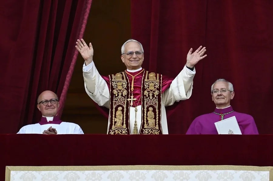 08ef29802837f5cd38a97ec707fcea-vatican-conclave-2025-1 Una imagen de archivo facilitada por los medios de comunicación vaticanos muestra al recién elegido Papa León XIV.