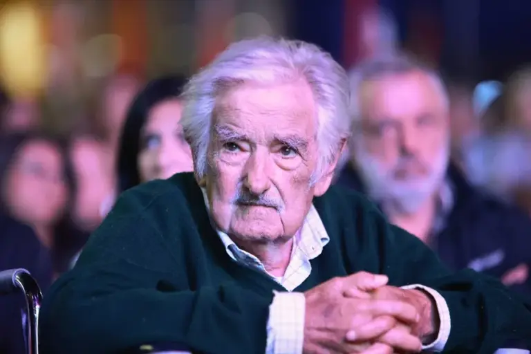 ame2976-uruguay-politica-1