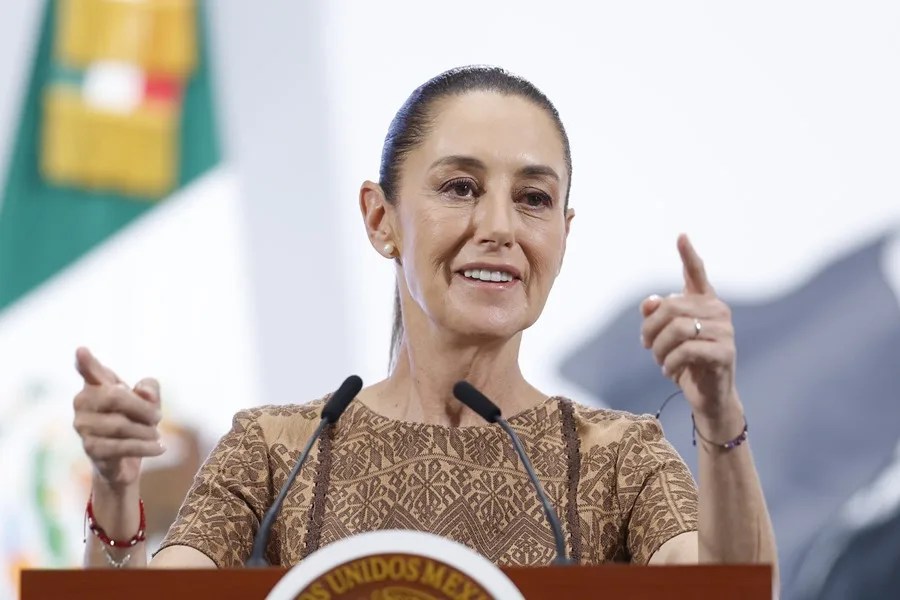 mexico-google2 La presidenta de México, Claudia Sheinbaum, habla durante su rueda de prensa este viernes, donde anunció una demanda a Google por cambiar el nombre del Golfo de México. EFE/ Sáshenka Gutiérrez