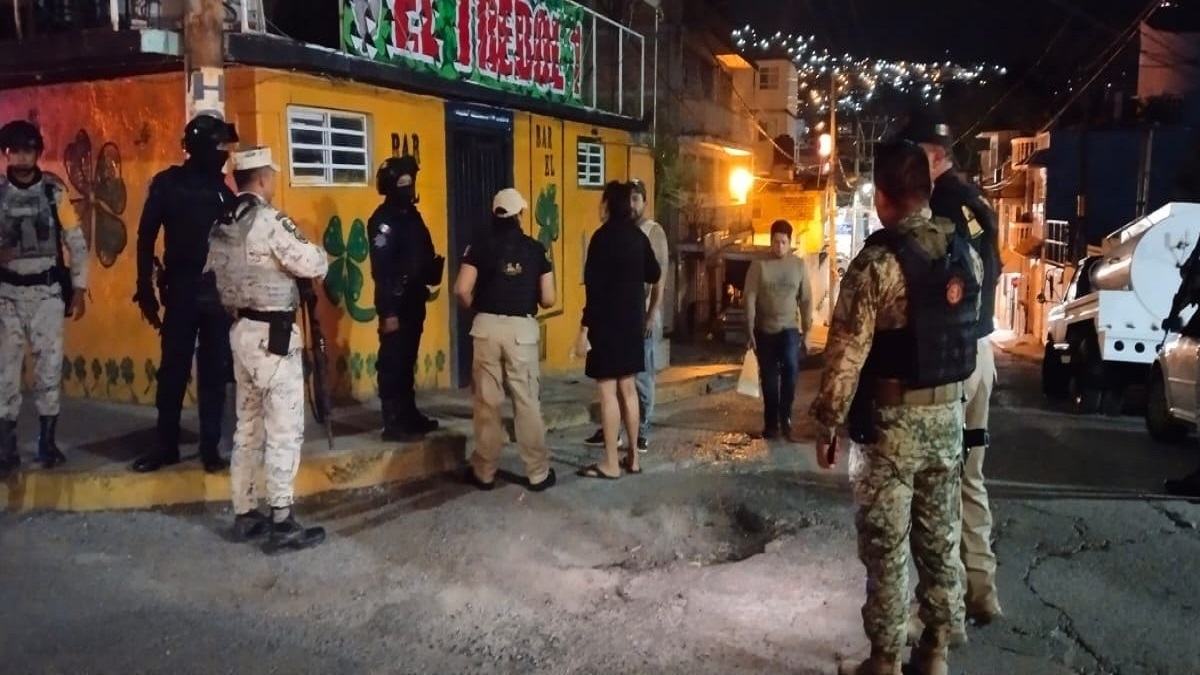 ataque-en-bar-de-chilpancingo Incendian camión con 5 cuerpos en Acapulco y matan a hombre en Chilpancingo - ataque-en-bar-de-chilpancingo