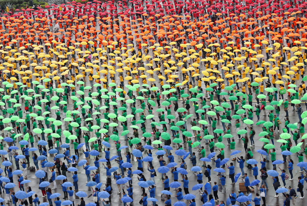 celebran-el-orgullo-lgbt-en-la-cdmx-con-una-bandera-gigante-en-el-zocalo-1024x688-1 Celebran el orgullo LGBT en la CDMX con una bandera gigante en el Zócalo - celebran-el-orgullo-lgbt-en-la-cdmx-con-una-bandera-gigante-en-el-zocalo-1024x688