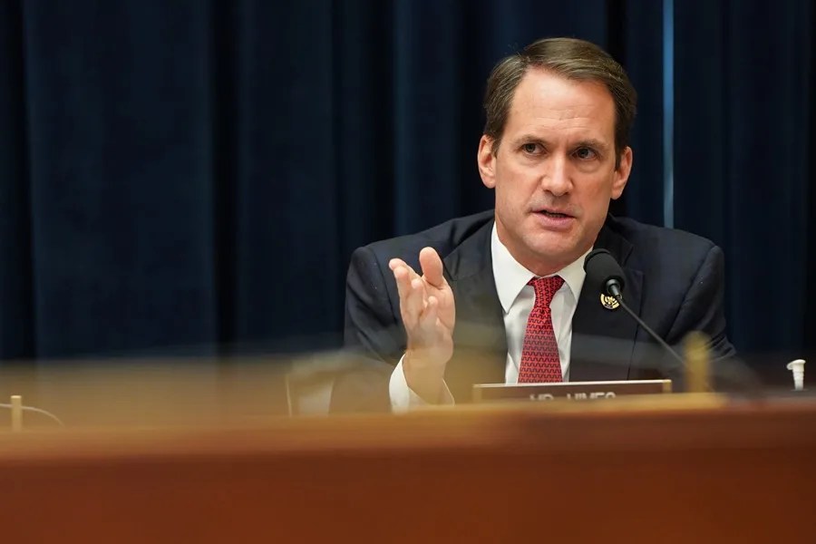 ea2132-usa-government-congress-hearing Fotografía de archivo del representante Jim Himes durante una audiencia del Comité de Servicios Financieros de la Cámara de Representantes. EFE/EPA/JOSHUA ROBERTS / POOL