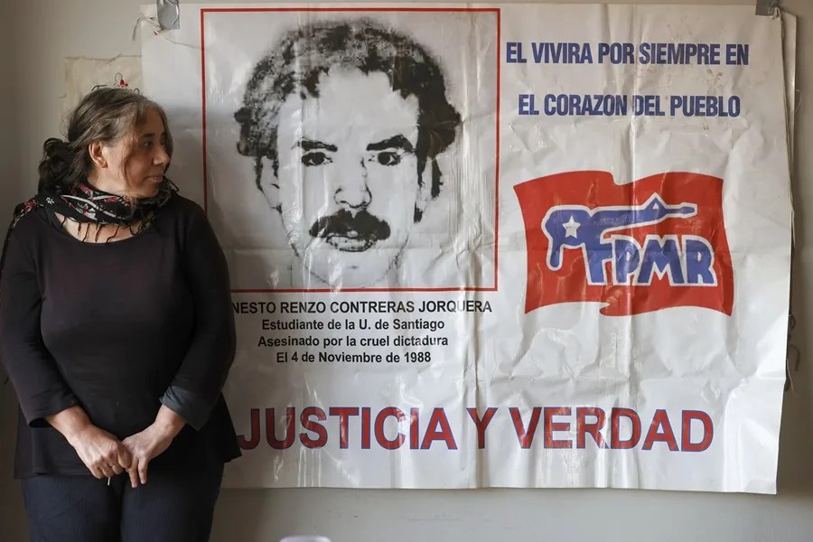 fotografia_frente_resistencia Desde los márgenes y el anonimato: las mujeres que sostuvieron la resistencia a Pinochet