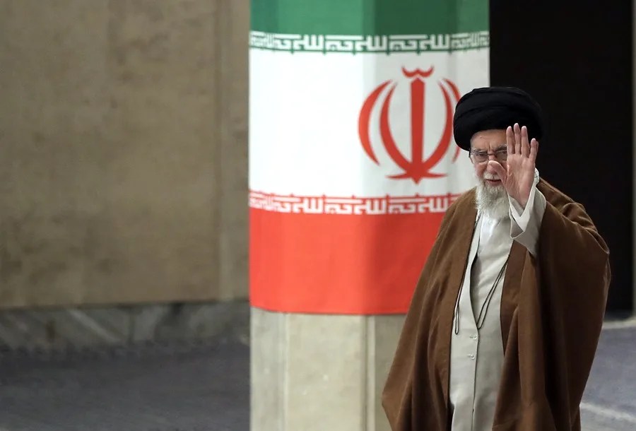 iran-lider-supremo2 Trump descarta matar al líder supremo de Irán "por ahora", aunque conoce su paradero