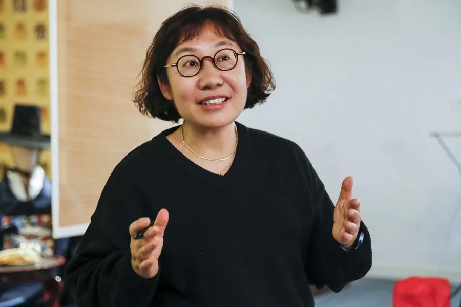k-dramas Ha Su-Jin, guionista de telenovelas coreanas conocidas como K-Dramas,