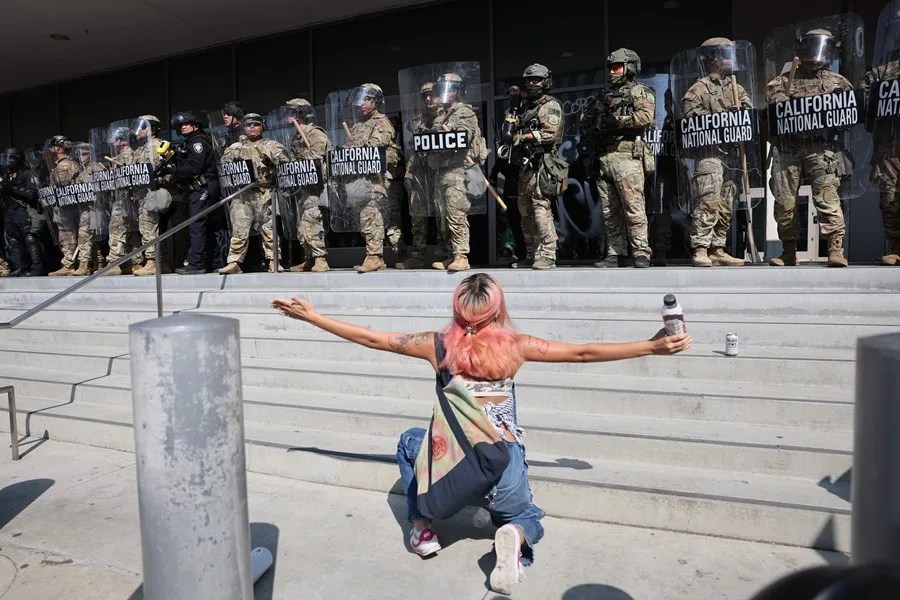 Un tribunal bloquea la orden de Trump de desplegar al Ejército de EE.UU. en Los Ángeles