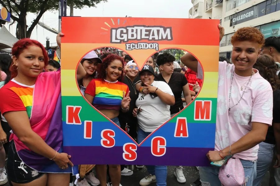 obj_20250629t003208s0002i_1_1_1_15_3_1 La población LGBTI en Latinoamérica celebra la marcha del orgullo exigiendo respeto por sus derechos