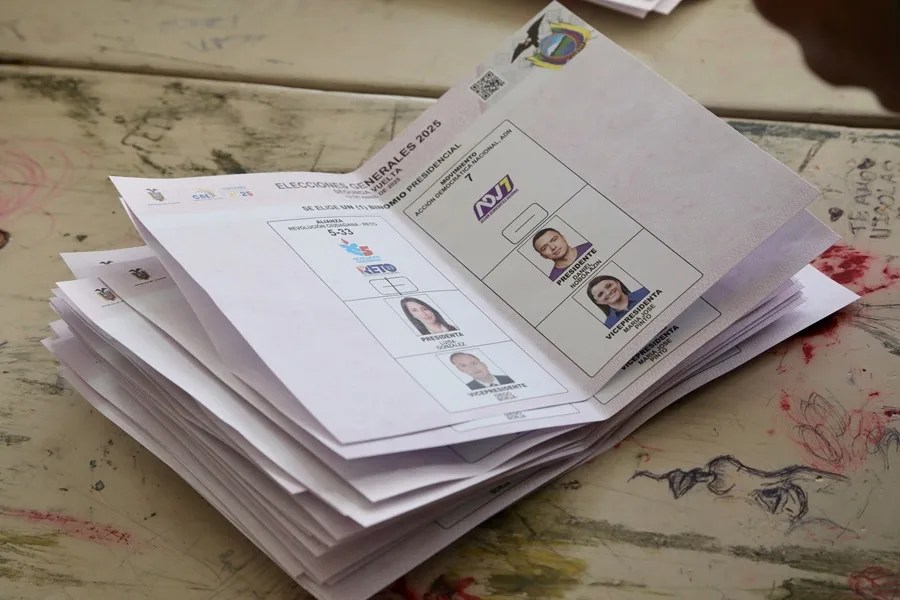 papeletas_ecuador La excandidata correísta Luisa González exige una auditoría al insistir en un "fraude" en las elecciones en Ecuador