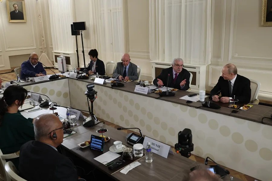 putin-medios-2 Putin celebra un encuentro con medios internacionales