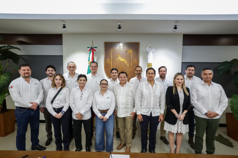 reunion-del-gobernador-de-yucatan-con-la-directora-de-cfe Yucatán pone en marcha nuevas plantas de CFE; generarán 38.2% de energía eléctrica - reunion-del-gobernador-de-yucatan-con-la-directora-de-cfe