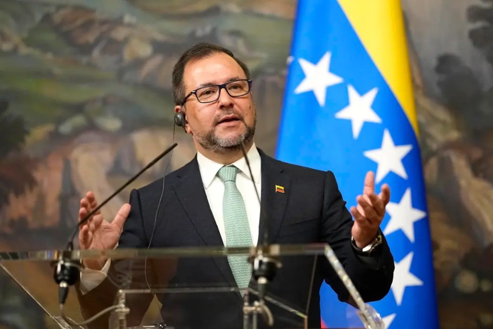 rss-efe5d64d2fec514a68de066b610f575457d5557f80aw-1024x683-1 Fotografía de archivo del ministro de Relaciones Exteriores, Yván Gil. EFE/EPA/ALEXANDER ZEMLIANICHENKO / POOL