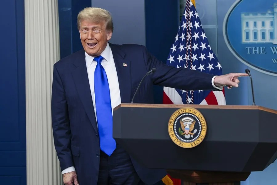 trump-espana2-1 Trump dice estar convencido de que España acabará dedicando el 5 % de su PIB a defensa