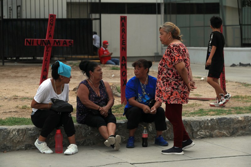 familiares-de-fallecidos-en-busca-de-respuestas-por-los-383-cuerpos-hallados-en-ciudad-juarez Urgen respuestas tras hallazgo de 383 cuerpos sin incinerar en Ciudad Juárez - familiares-de-fallecidos-en-busca-de-respuestas-por-los-383-cuerpos-hallados-en-ciudad-juarez