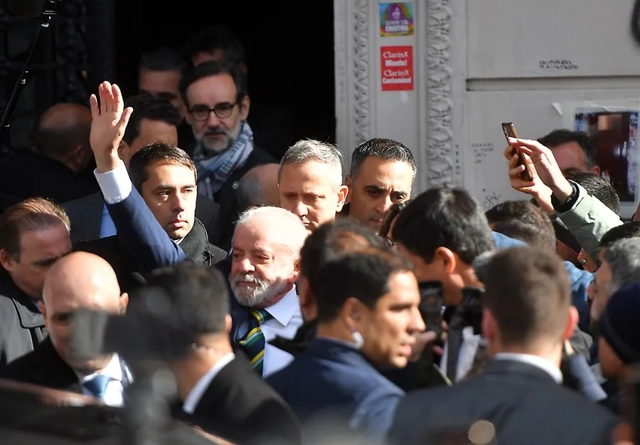 lula-cristina3 Lula anima a Cristina Fernández a seguir con su "lucha por la justicia" tras visitarla