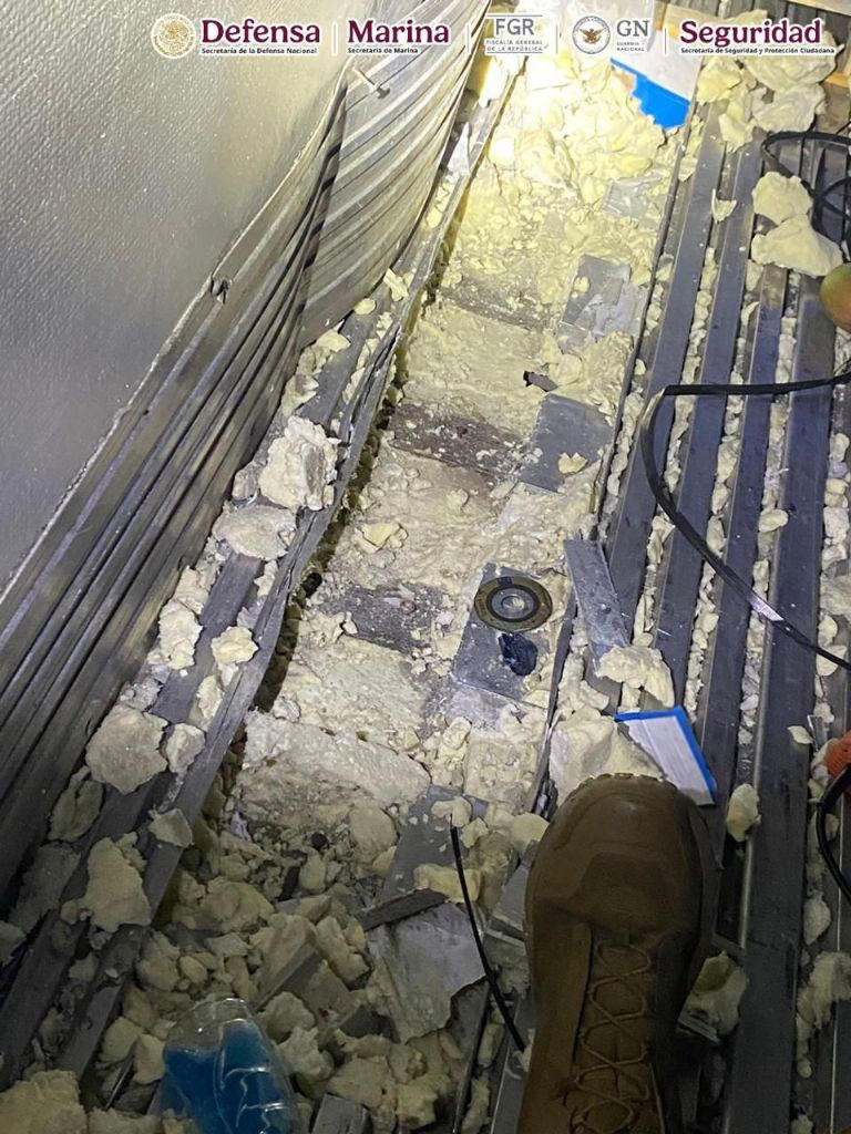 paquetes-de-cocaina-hallados-en-tractocamion-que-circulaba-en-slp Aseguran a chofer de tractocamión con 80 paquetes de cocaína en SLP - paquetes-de-cocaina-hallados-en-tractocamion-que-circulaba-en-slp