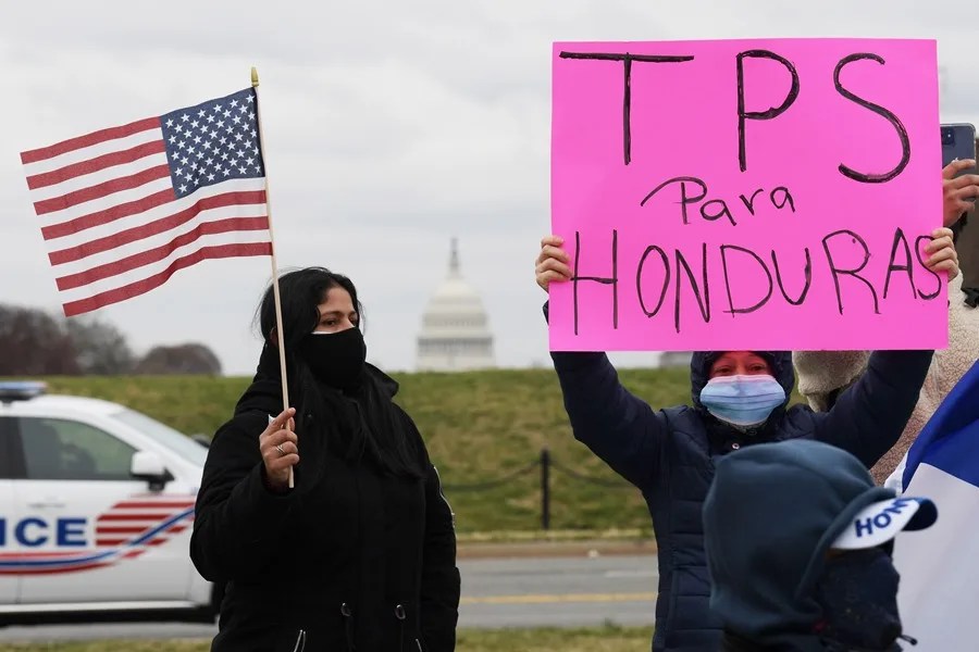 tps-inmigrantes2 EE.UU. eliminará el TPS que protege de la deportación a 76.000 hondureños y nicaragüenses