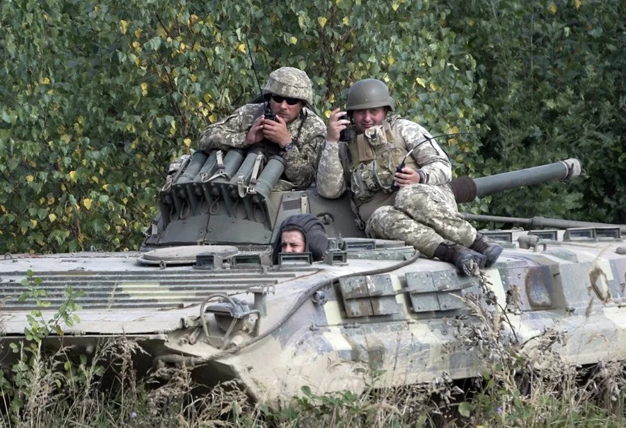 ucrania-armas2 EE.UU. suspende algunos envíos de armas a Ucrania tras una revisión de su gasto militar